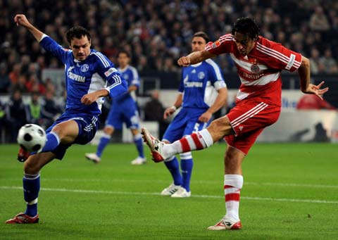 由于卡塔尔 由于卡塔尔